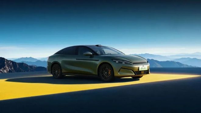 9分钟充饱一辆车？比闪充更夸张的，是比亚迪的“闪建”