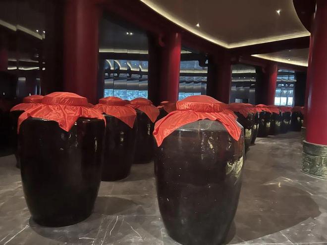 净利润减少超50%，珍酒李渡能靠“大珍”走出低谷吗？