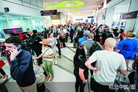 美政府部门“停摆” 部分机场安检排长队