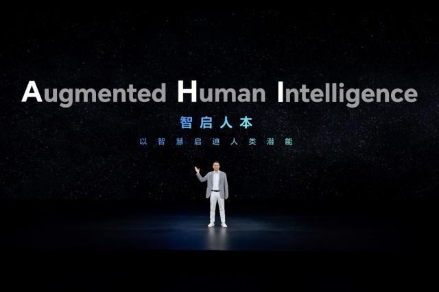 折叠屏拉汽车是什么体验?荣耀MagicV6极限测试现场直击 折叠屏拉汽车是什么体验?荣耀MagicV6极限测试现场直击