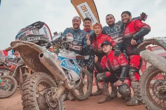 19岁辍学少年，花20年造了台吊打雅马哈的国产摩托(8)