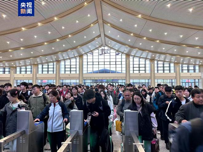 长三角铁路今日预计发送旅客455万人次(1)